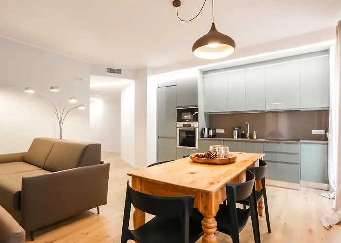 Apartment Town 4 *